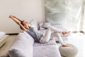 Revelamos 5 Vantagens da Higienização de Sofá Profissional